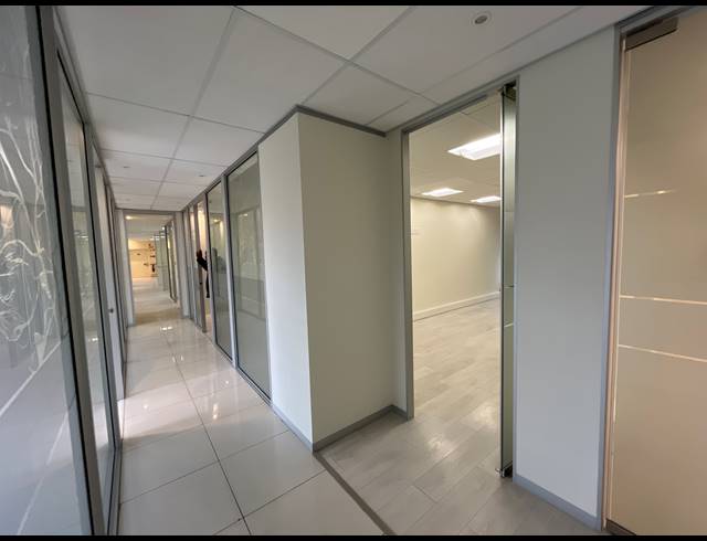 415.30M² OFFICE TO LET IN NEWLANDS